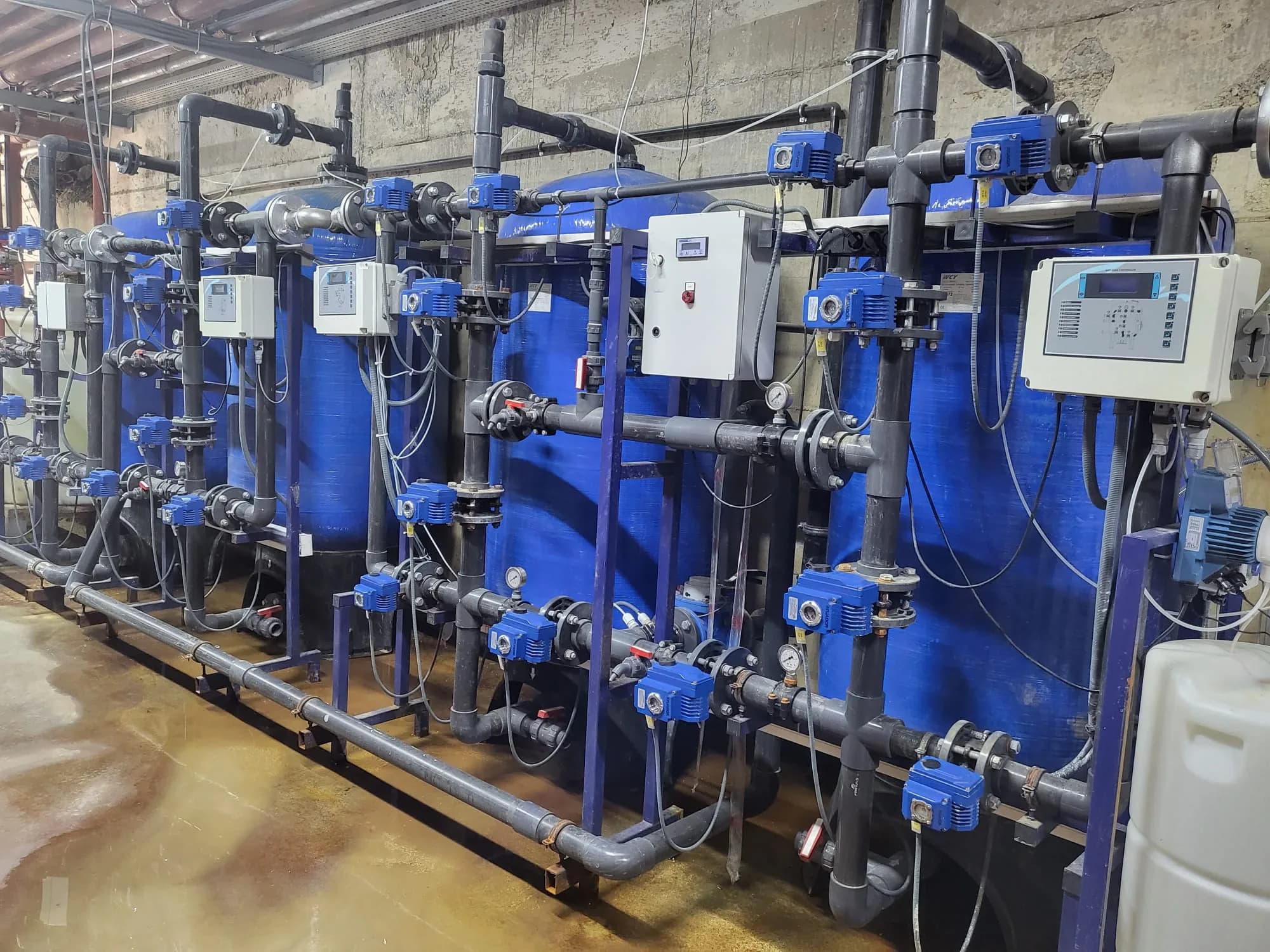 Clean-water treatment and pumping line