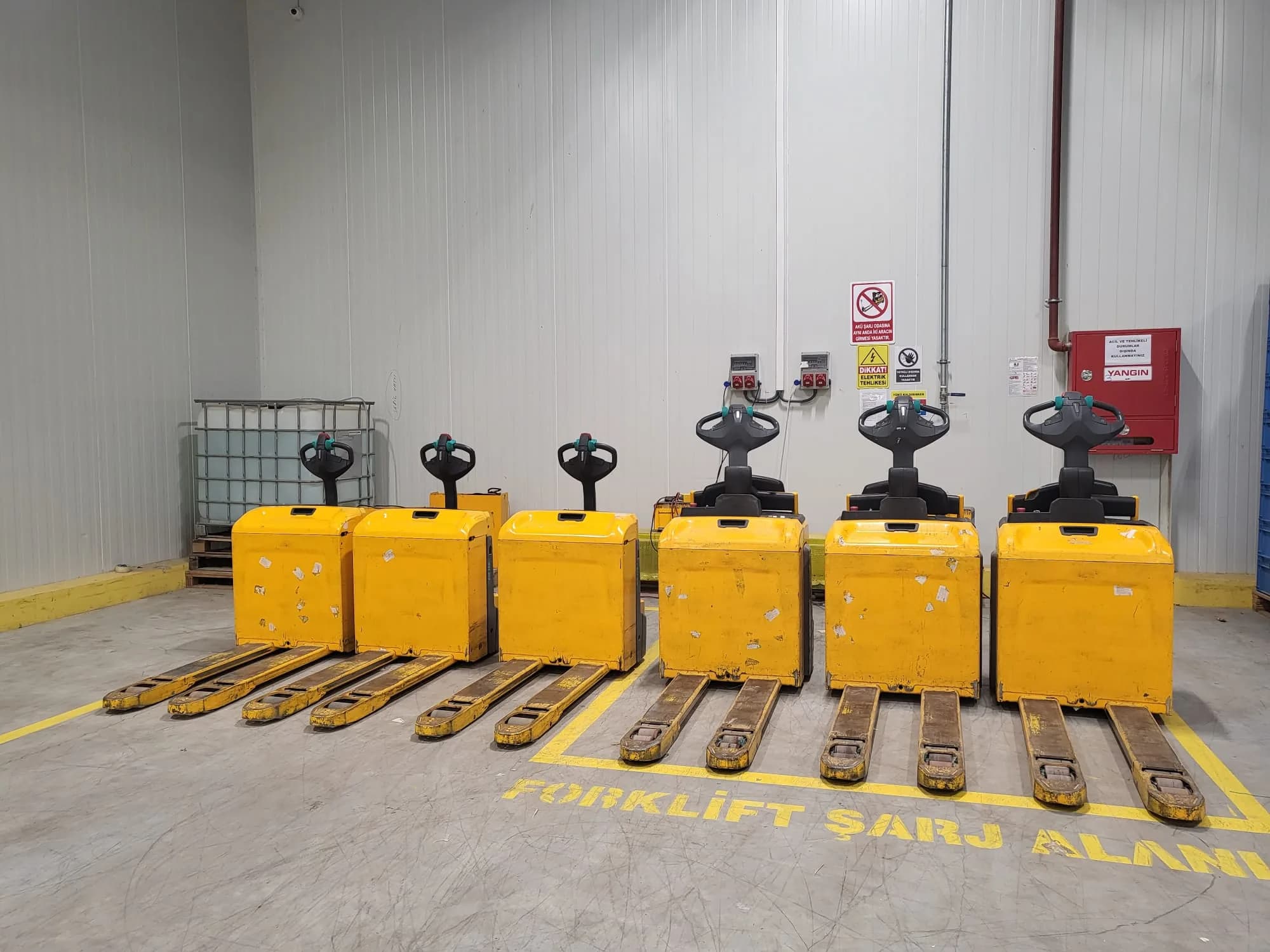 Jungheinrich electric pallet trucks