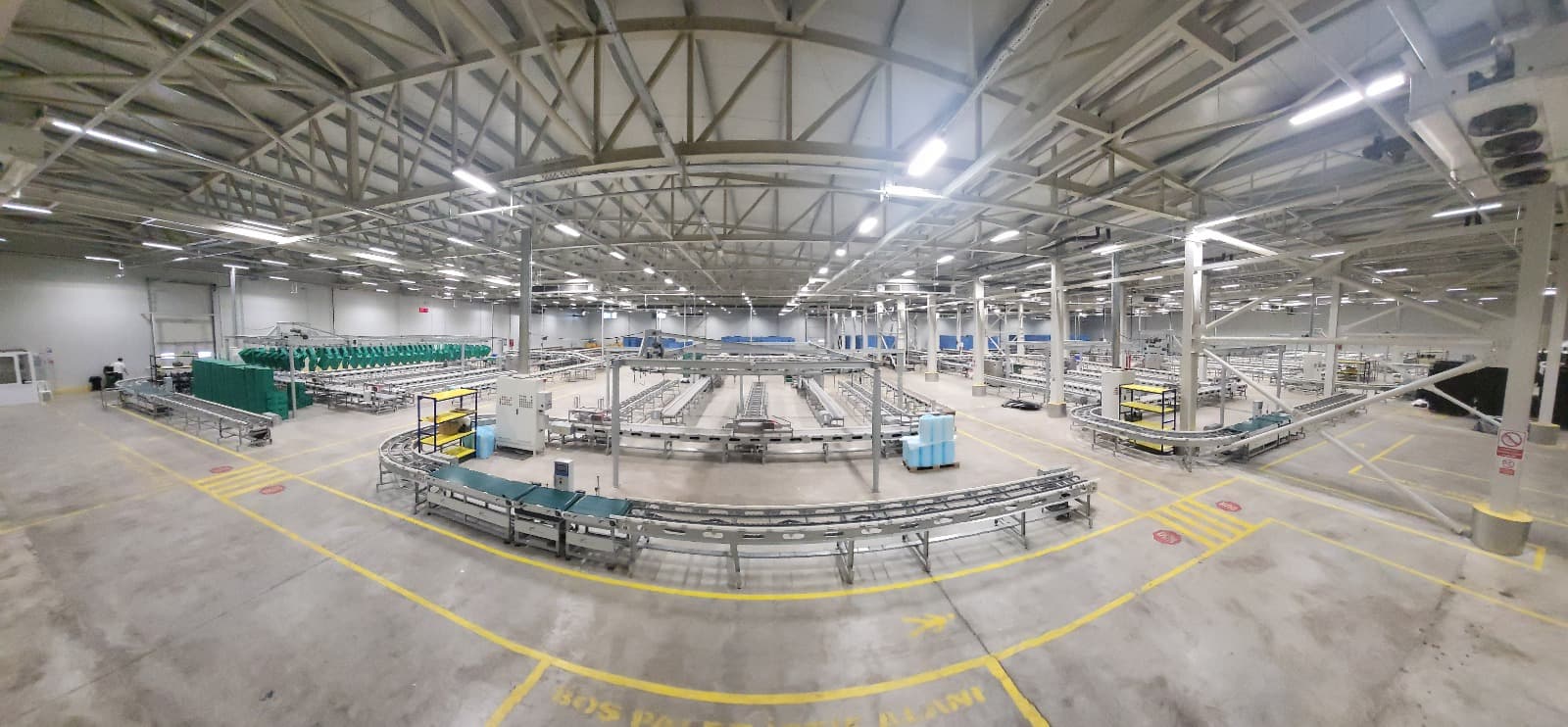 Automated Sorting Conveyor - Vero Gıda banana processing and packing stage