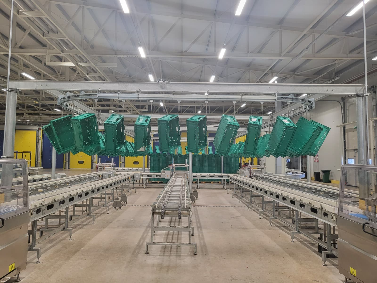 Overhead Conveyor Line - Vero Gıda banana processing and packing stage